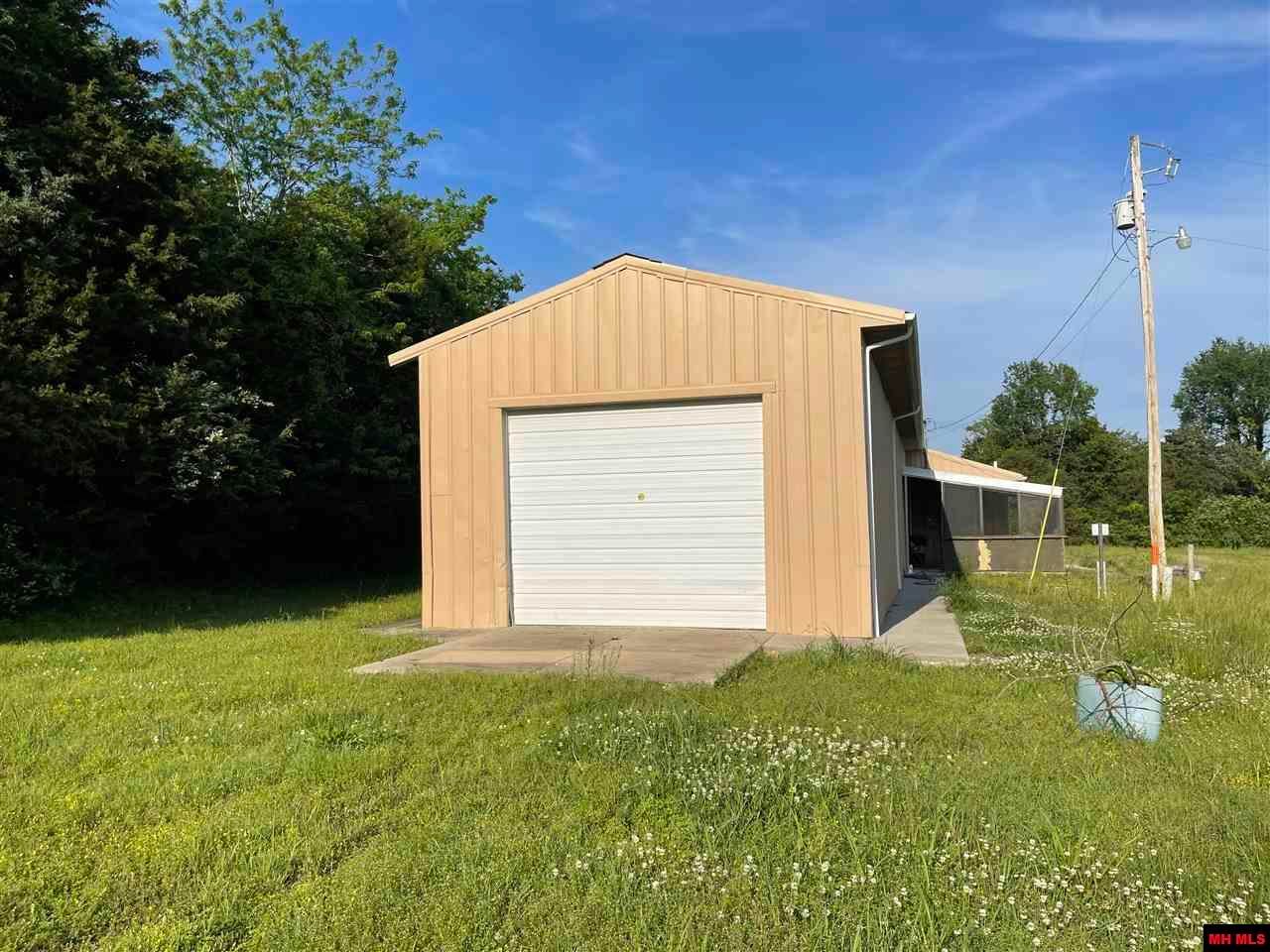 223 Marion County 7015, Flippin, AR 72634